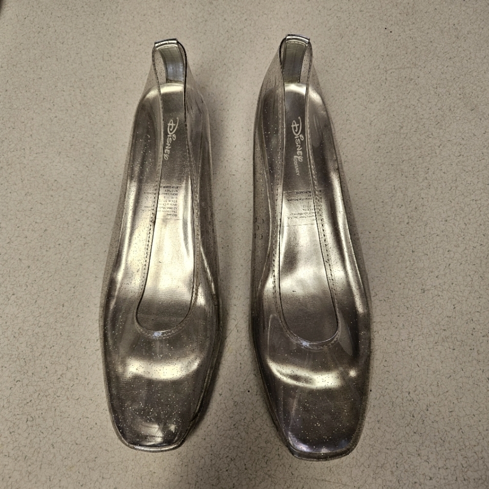 Disney store Cinderella shoes sz 9 womens